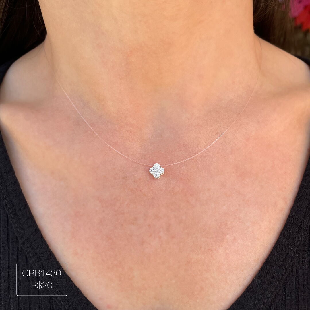 Colar de Nylon c/ Trevo Cravejado Cristal Prateado